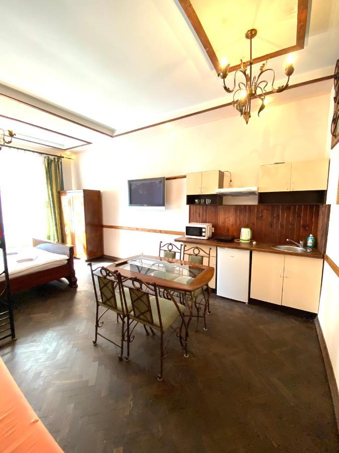 Квартира На Вулиці Лесі Українки 19 Lviv Exterior photo